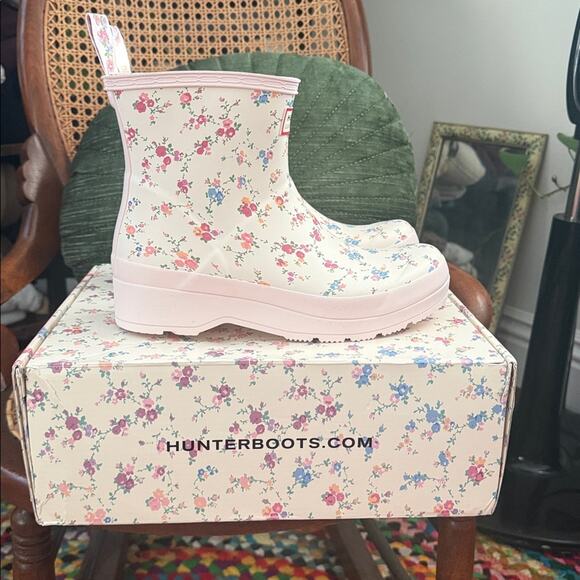 NIB LoveShackFancy x Hunter Sunrise Confetti Bloom Floral Short Play Rain Boots - Picture 4 of 8